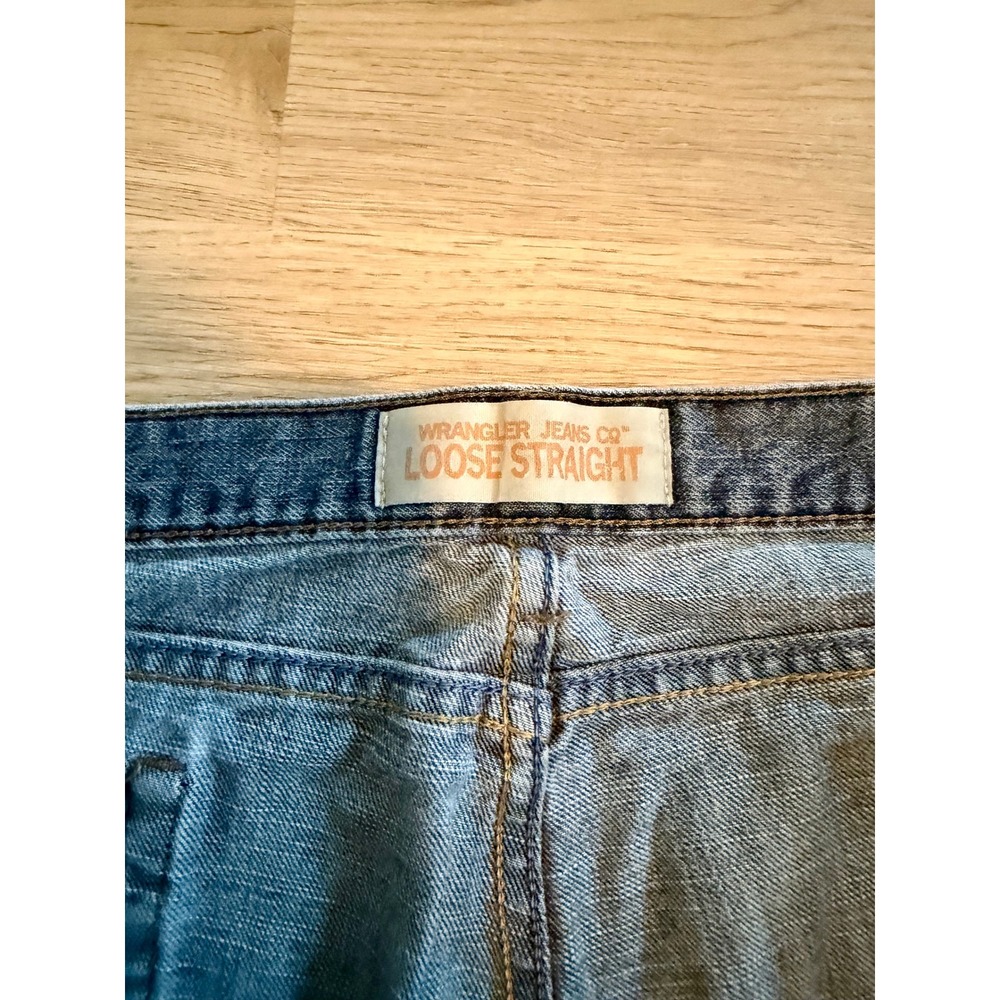 Wrangler Jeans Co Loose Straight Mens 42x32 Blue Denim Jeans 97TWWRI Medium Wash - Picture 4 of 8
